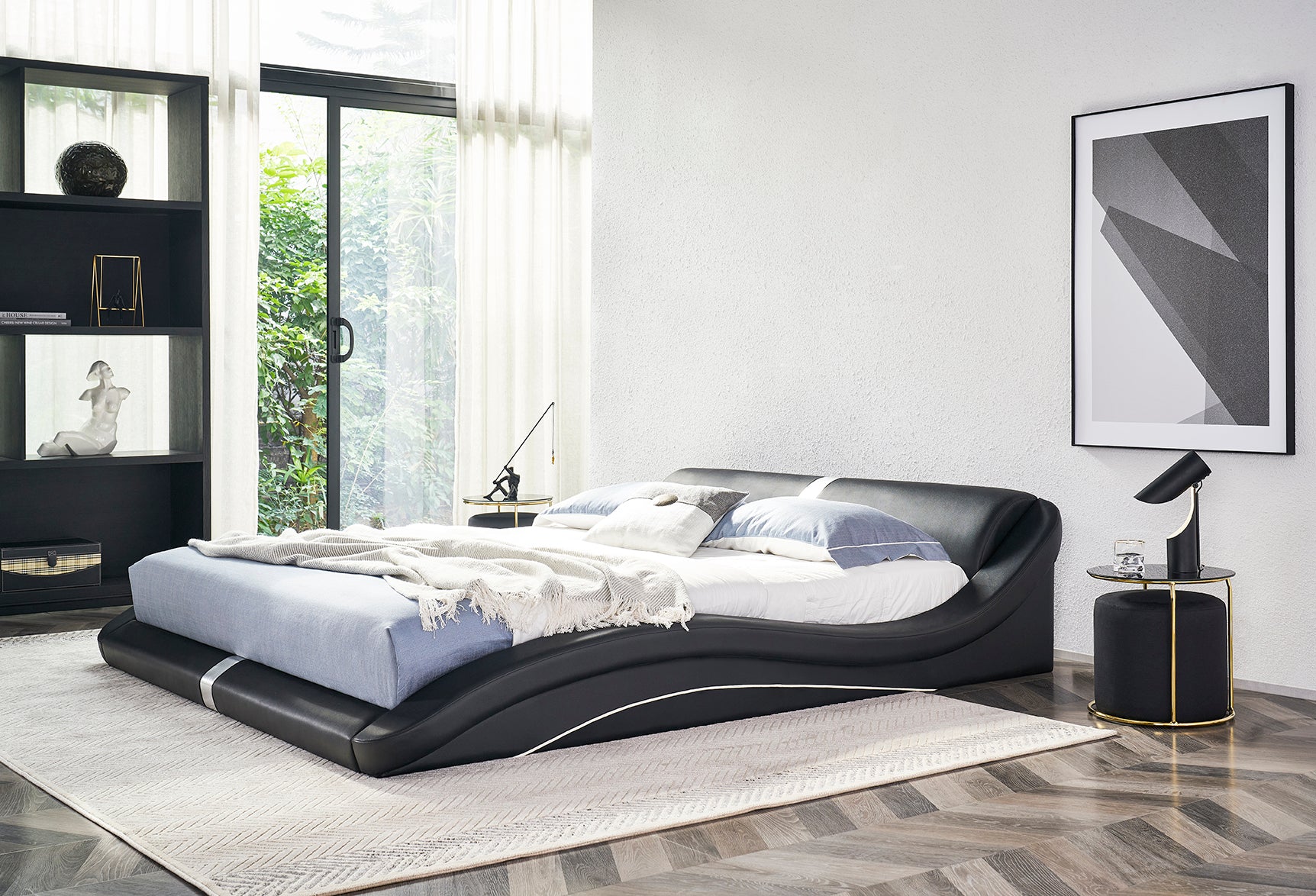 PAOLA – Cama estofada em pele sintética preta com cabeceira ondulada acolchoada