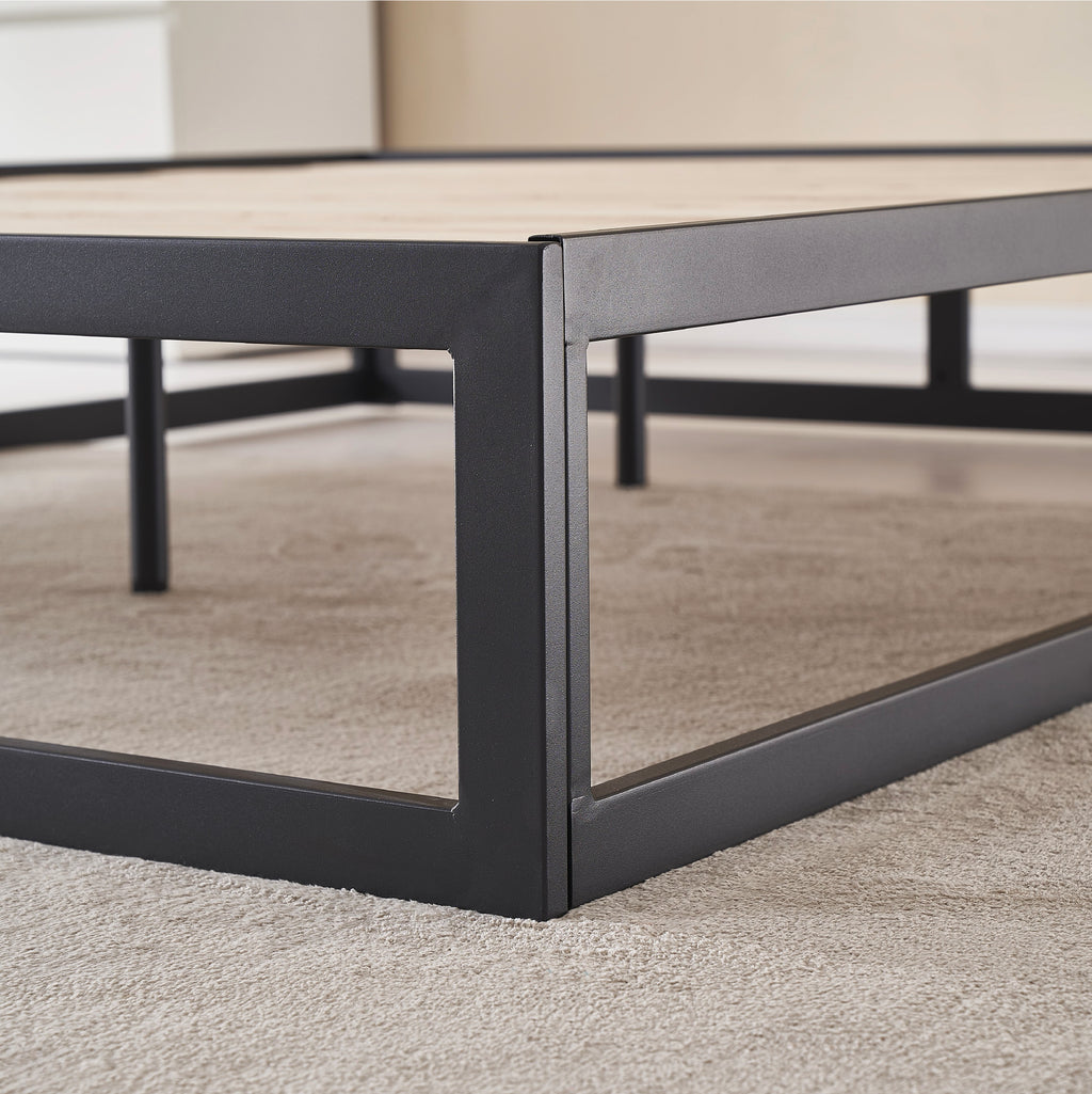 HARUKI – Cama com estrutura metálica e ripas de madeira natural, arrumação 31,8 cm  – Preto ou Branco