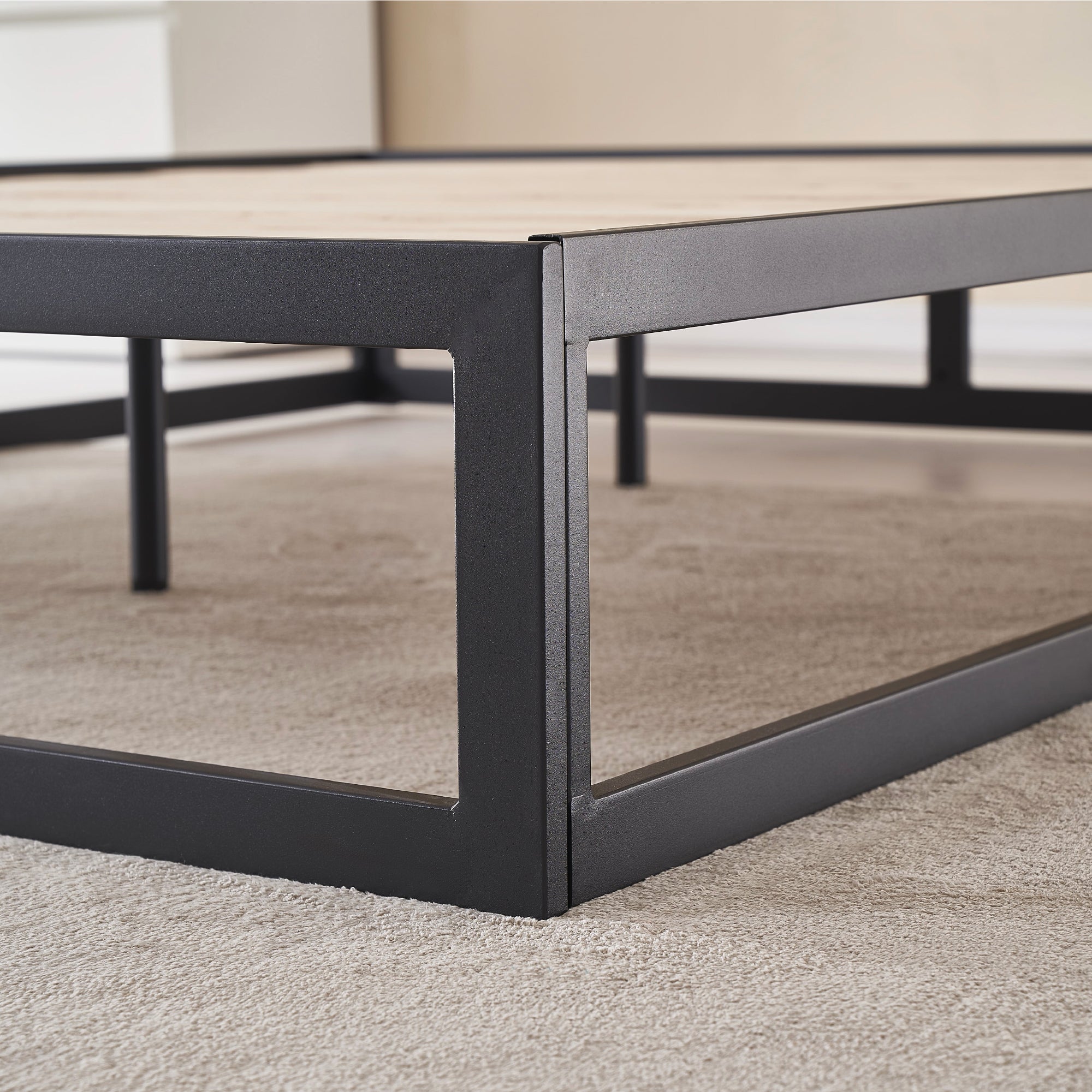 HARUKI – Cama com estrutura metálica e ripas de madeira natural, arrumação 31,8 cm  – Preto ou Branco