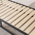 HARUKI – Cama com estrutura metálica e ripas de madeira natural, arrumação 31,8 cm  – Preto ou Branco