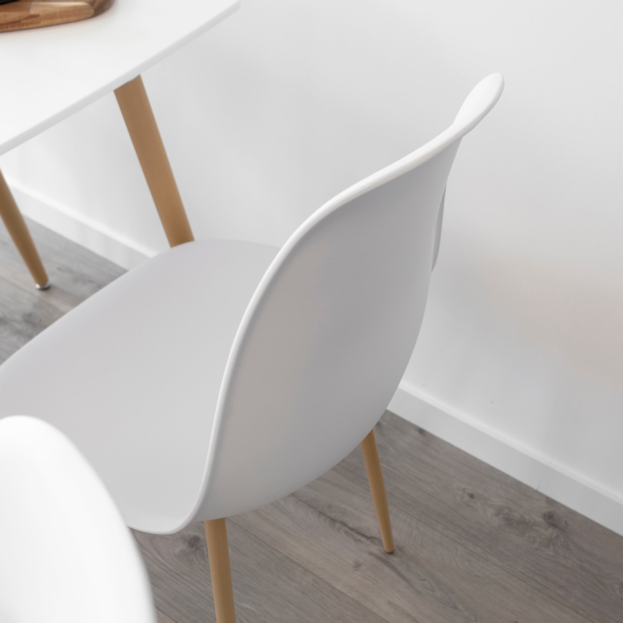 HEMANS - Conjunto de 4 cadeiras de jantar com encosto alto, pernas metálicas efeito madeira e pés antiderrapantes