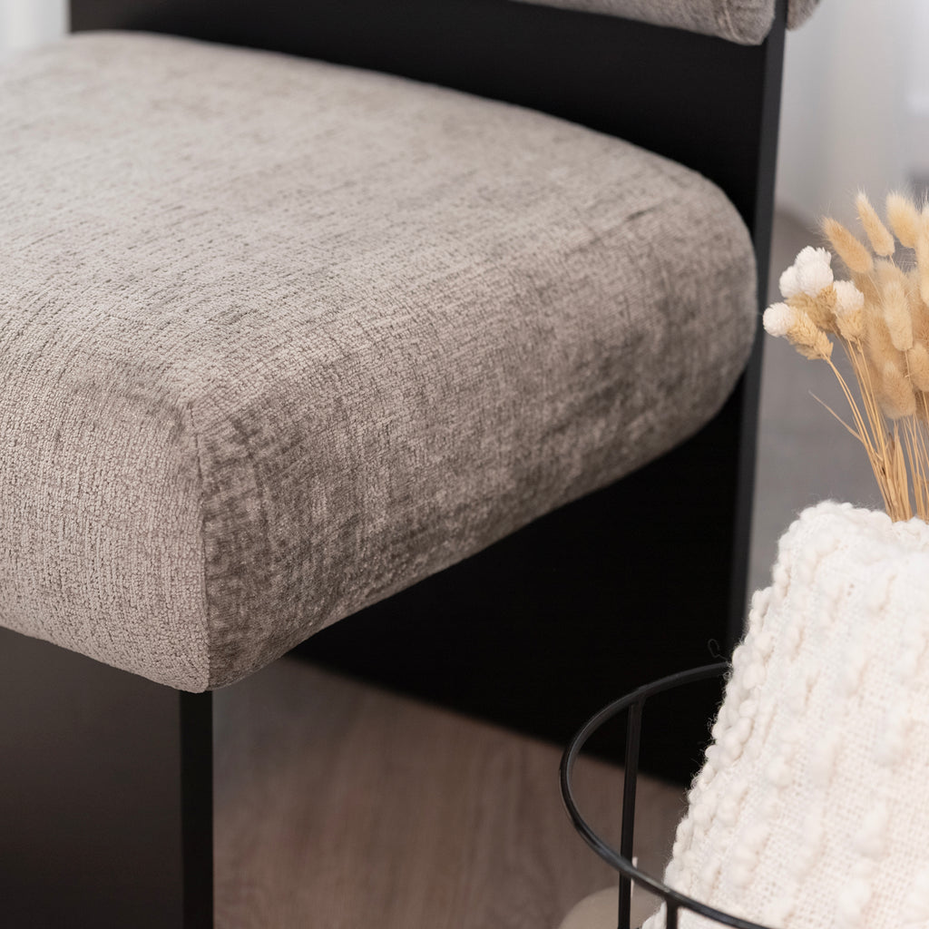 Leah – Cadeirão Acolchoado com Espuma de Alta Densidade 40 kg/m³, Estrutura em Madeira de Bétula, Design Escandinavo, 60x60x75 cm