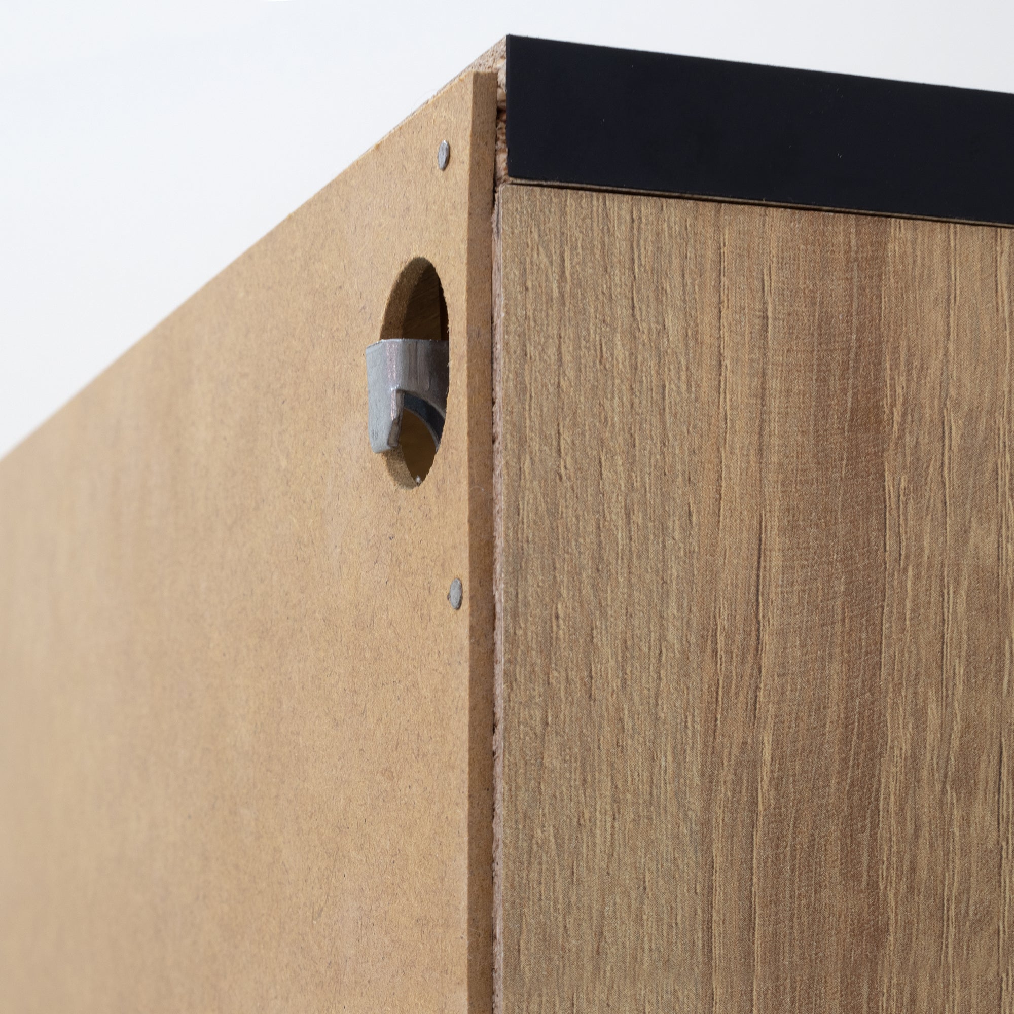 REIMS - Prateleira em Carvalho ou Nogueira com Estrutura Preta | W1