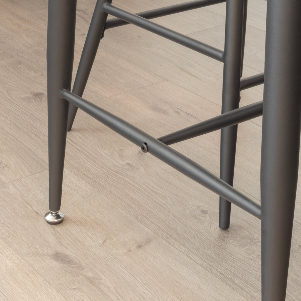 Conjunto de Mesa Edward Pollok com 4 Bancos de Bar – Altura 90 cm