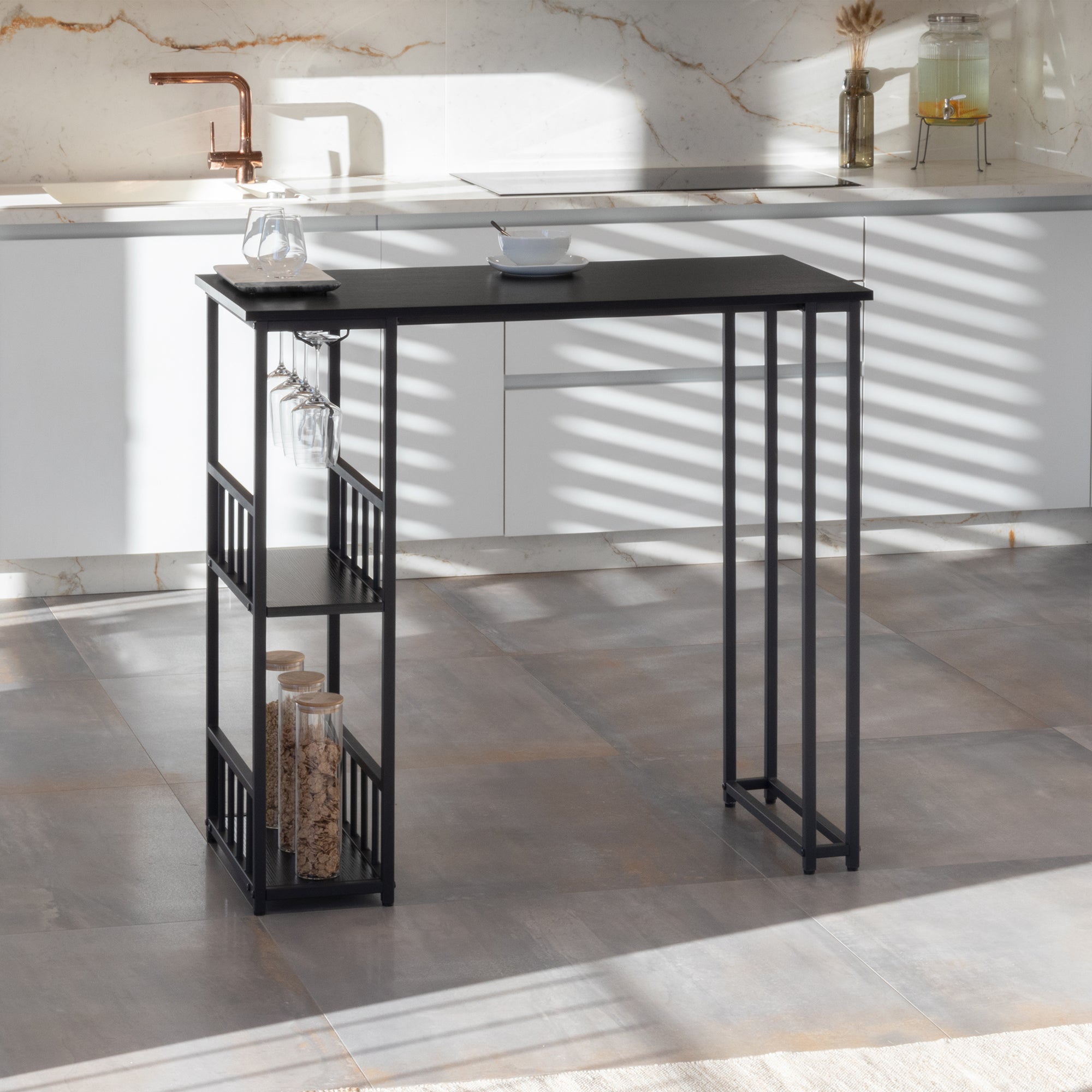 GAVIN – Mesa de Bar 110x50 cm, Altura 105 cm, com 2 Prateleiras e Porta-Copos, Estrutura em Aço, Estilo Industrial, Preto