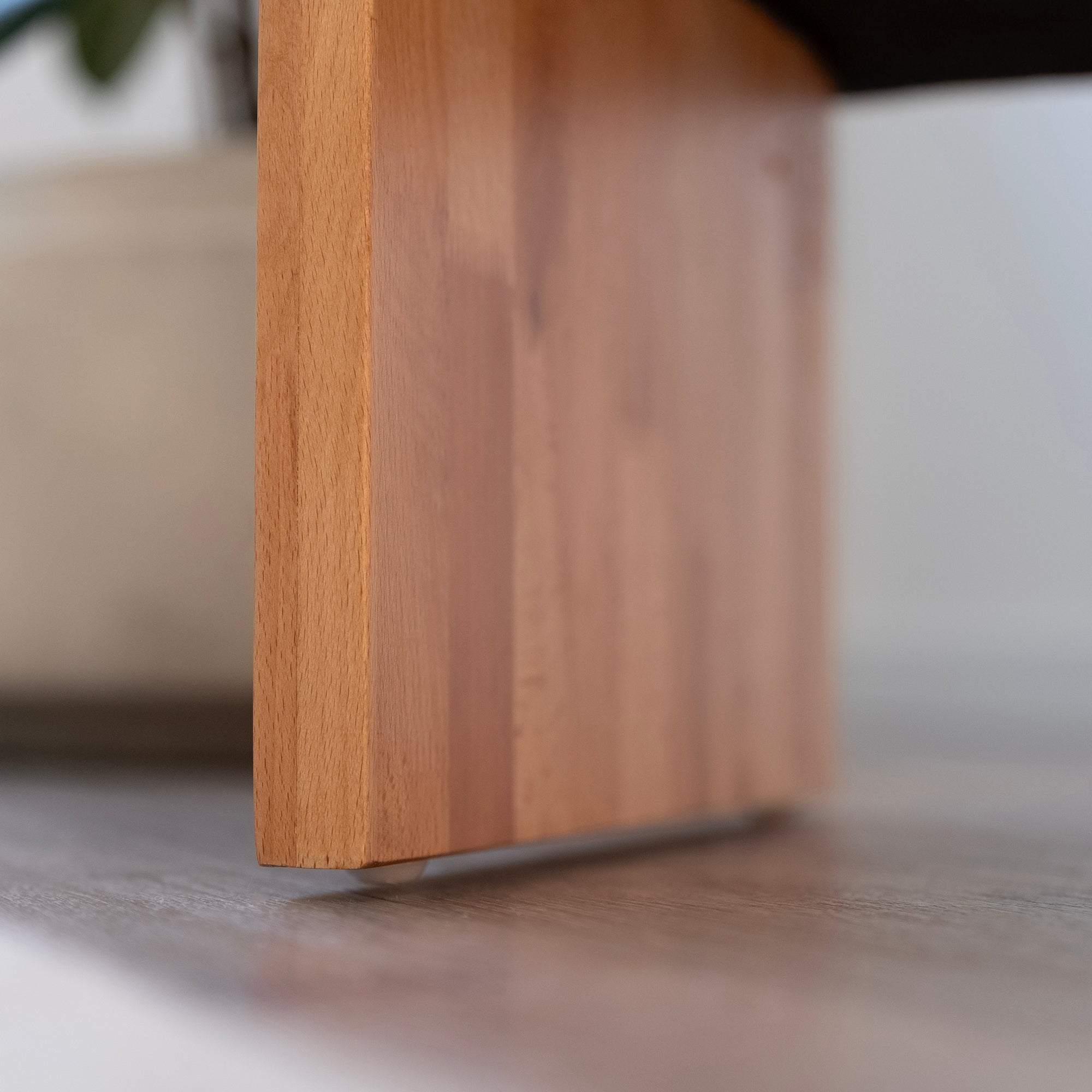 Leah – Cadeirão Acolchoado com Espuma de Alta Densidade 40 kg/m³, Estrutura em Madeira de Bétula, Design Escandinavo, 60x60x75 cm