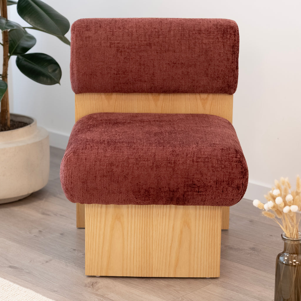 Leah – Cadeirão Acolchoado com Espuma de Alta Densidade 40 kg/m³, Estrutura em Madeira de Bétula, Design Escandinavo, 60x60x75 cm