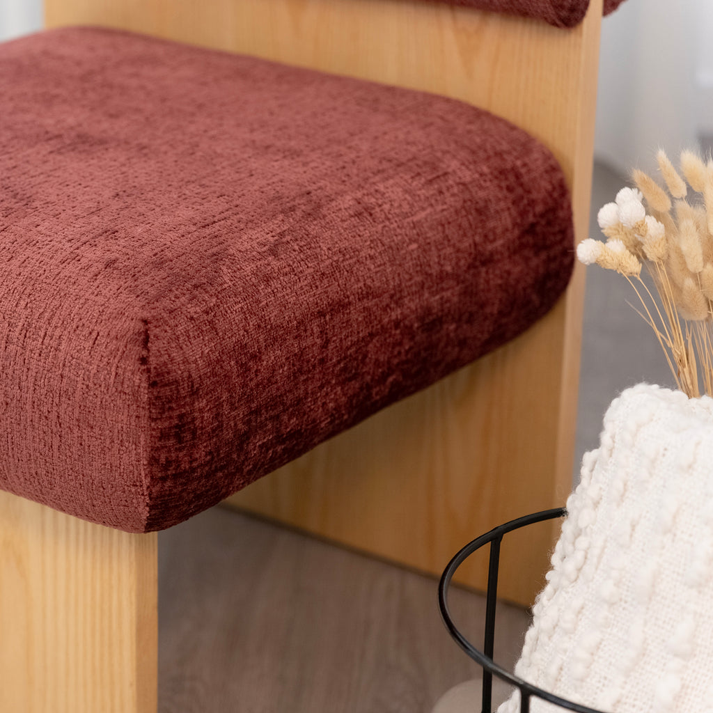 Leah – Cadeirão Acolchoado com Espuma de Alta Densidade 40 kg/m³, Estrutura em Madeira de Bétula, Design Escandinavo, 60x60x75 cm