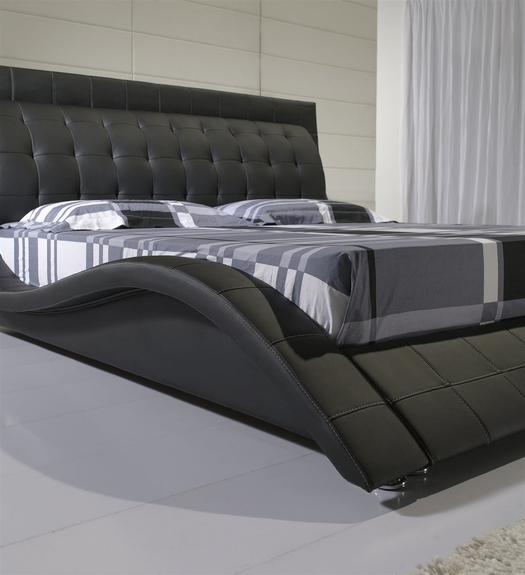 ST. TROPEZ – Cama estofada de luxo com cabeceira capitoné, botões em pele ou cristais, em várias cores