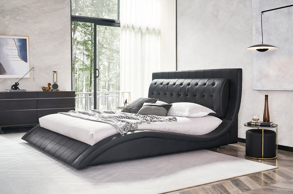 ST. TROPEZ – Cama estofada de luxo com cabeceira capitoné, botões em pele ou cristais, em várias cores