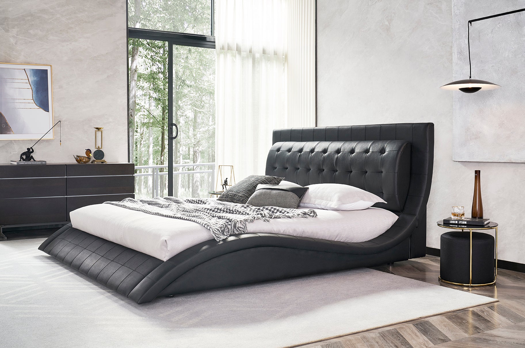 ST. TROPEZ – Cama estofada de luxo com cabeceira capitoné, botões em pele ou cristais, em várias cores