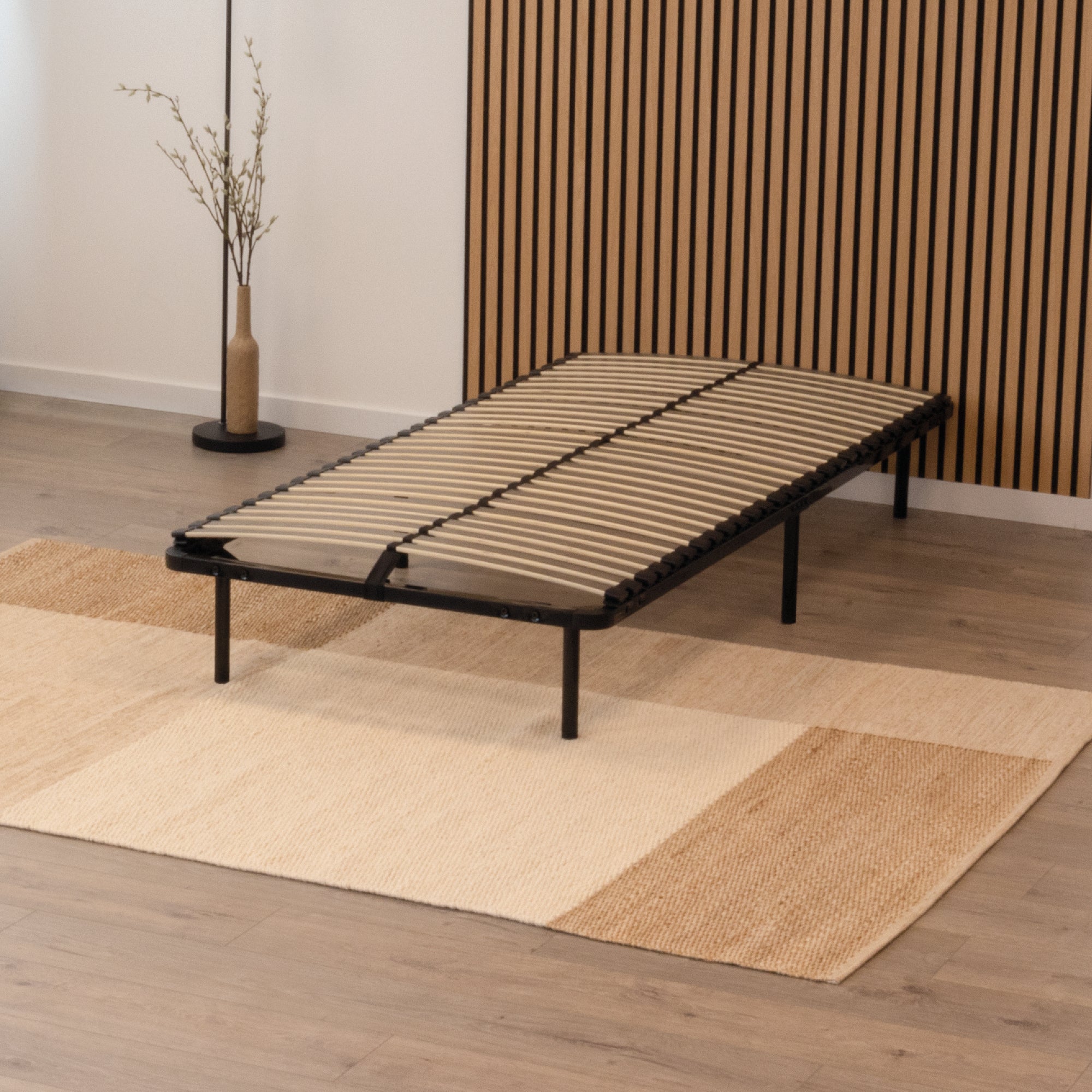 IF02 – Estrado ortopédico multilâminas com estrutura metálica reforçada – com ou sem pés