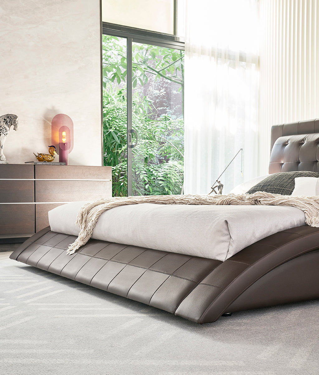 ST. TROPEZ – Cama estofada de luxo com cabeceira capitoné, botões em pele ou cristais, em várias cores