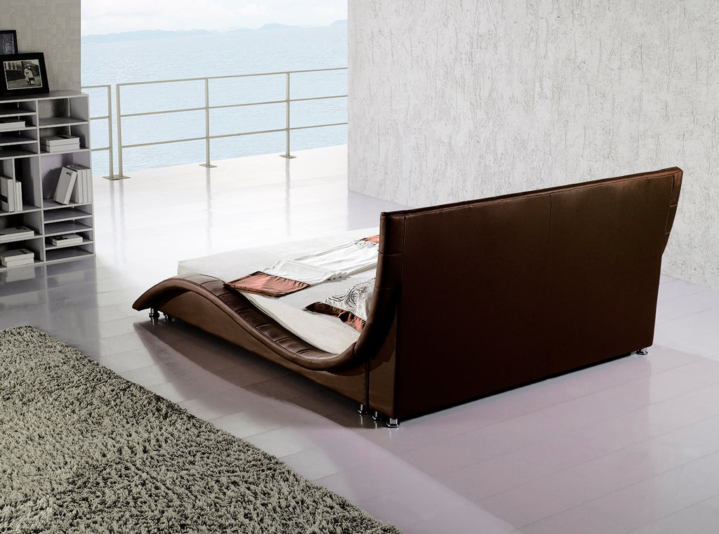 ST. TROPEZ – Cama estofada de luxo com cabeceira capitoné, botões em pele ou cristais, em várias cores