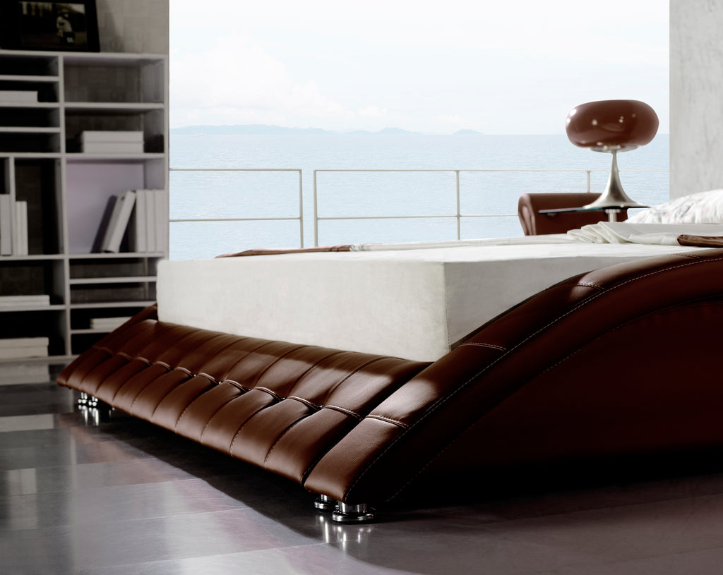 ST. TROPEZ – Cama estofada de luxo com cabeceira capitoné, botões em pele ou cristais, em várias cores