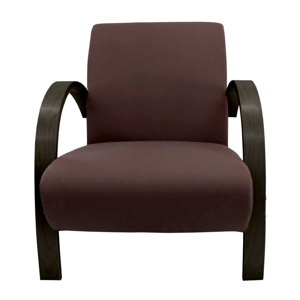 Poltrona em Tecido ou Poliéster com Estrutura em Madeira