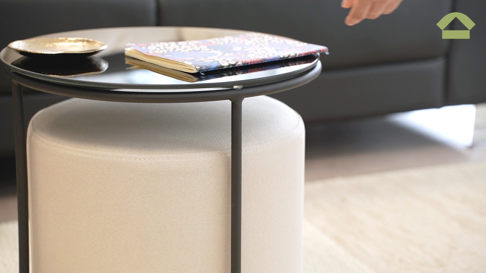 JASPER - Mesa de apoio com pufe embutido