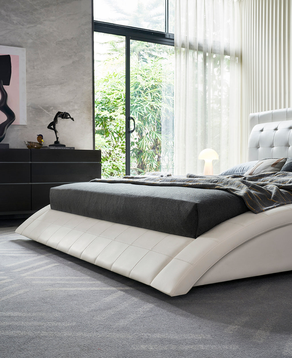 ST. TROPEZ – Cama estofada de luxo com cabeceira capitoné, botões em pele ou cristais, em várias cores