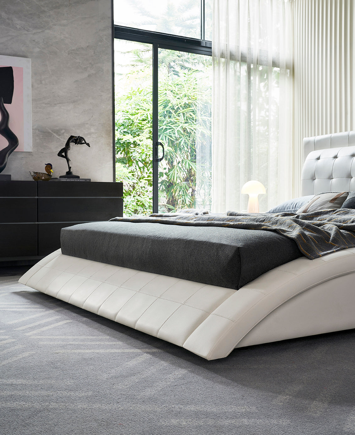 ST. TROPEZ – Cama estofada de luxo com cabeceira capitoné, botões em pele ou cristais, em várias cores