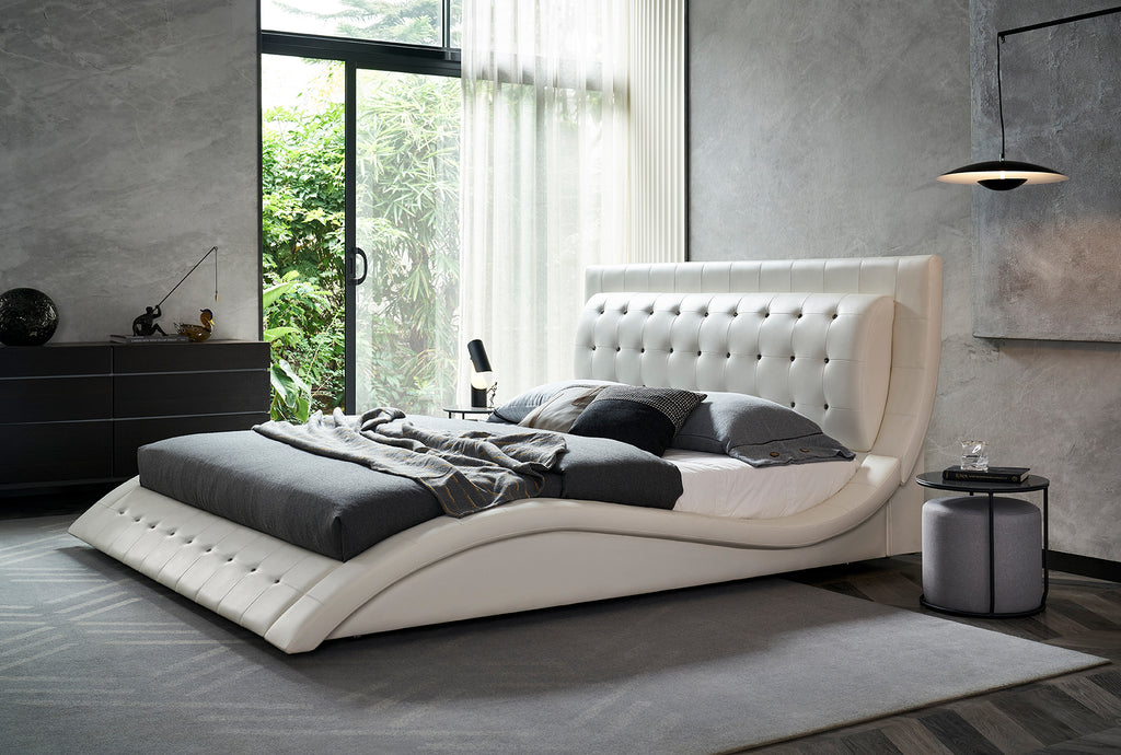 ST. TROPEZ – Cama estofada de luxo com cabeceira capitoné, botões em pele ou cristais, em várias cores